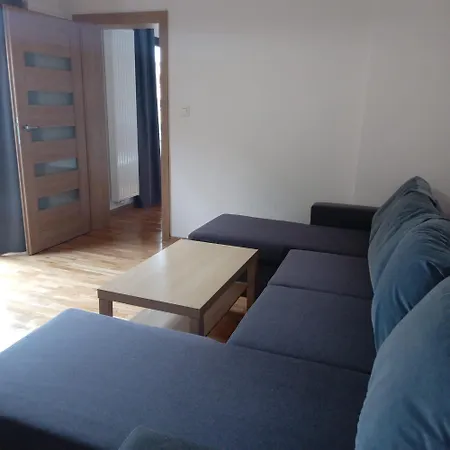 Ul. Pilsudskiego 8/5 *
